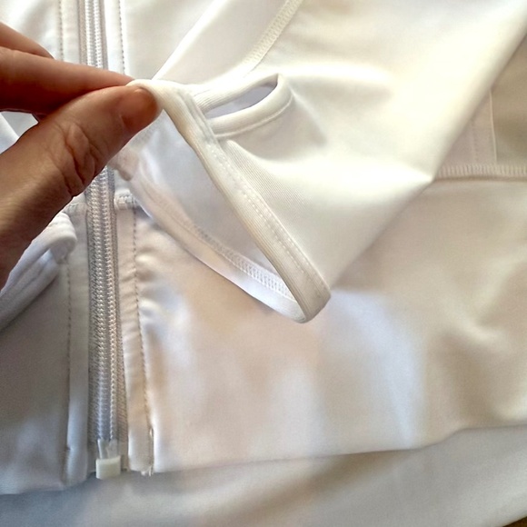 TSLA Women's Hoodie Zip Front Rash Guard - Small (NWOT) - Picture 10 of 11